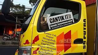 Download lagu Truck muatan ayam juga berani oleng gaess #CCTVSALATIGAOYI mp3