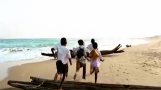 Download lagu Savere Savere yaroo se mil... mp3