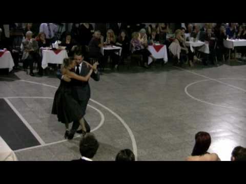  Andrea Misse  and  Javier Rodriguez  are  dancing  to  the  tango  "  Gente Amiga  "