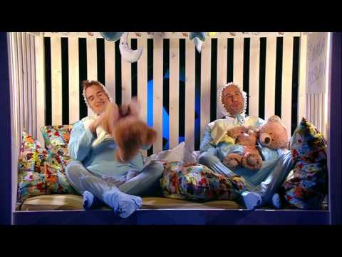 Vid in Pero šov - Ocija je videl, kako je pli mamici mleko kladel ;)