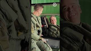 Como é o painel do F-39 Gripen por dentro?