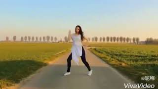 Aao Raja Neha kakkar public dance