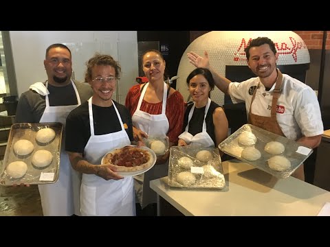 download lagu mp3 mp4 Pizza Class, download lagu Pizza Class gratis, unduh video klip Pizza Class