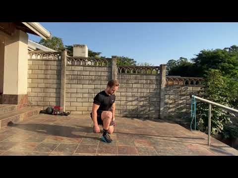 Alternating jumping lunges + triple pulse