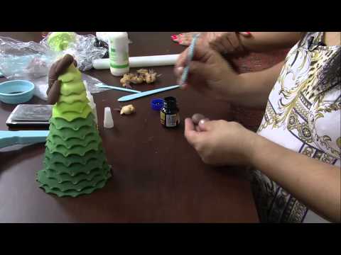 Mulher.com 24/12/2013 Daniella Rosa de Freitas - Árvore de natal em biscuit