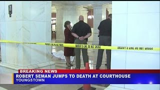 Youngstown triple murder defendant jumps off court balcony, dies