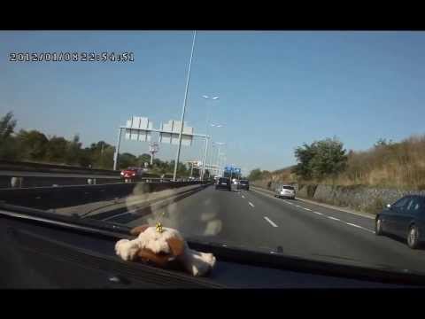 Málem srážka s divochem v oktávce.