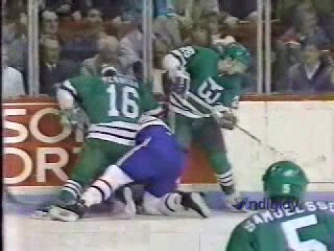 Pat Verbeek vs Ryan Walter