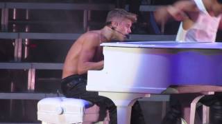 Justin Bieber singing Believe - Perth concert