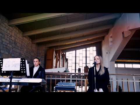Ruža crvena (Vinko Coce cover) - Ana Badrov & Dora Vrdoljak