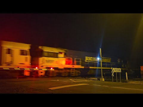 5MA5 PN down "Linfox Express #4" (NR43 NR91 G530), Melbourne - Adelaide, 2210, 12/6/25, Ararat VIC