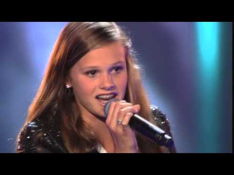 Liz sings 'Bring Me To Life' - The Voice Kids 2015 -The Blind Auditions
