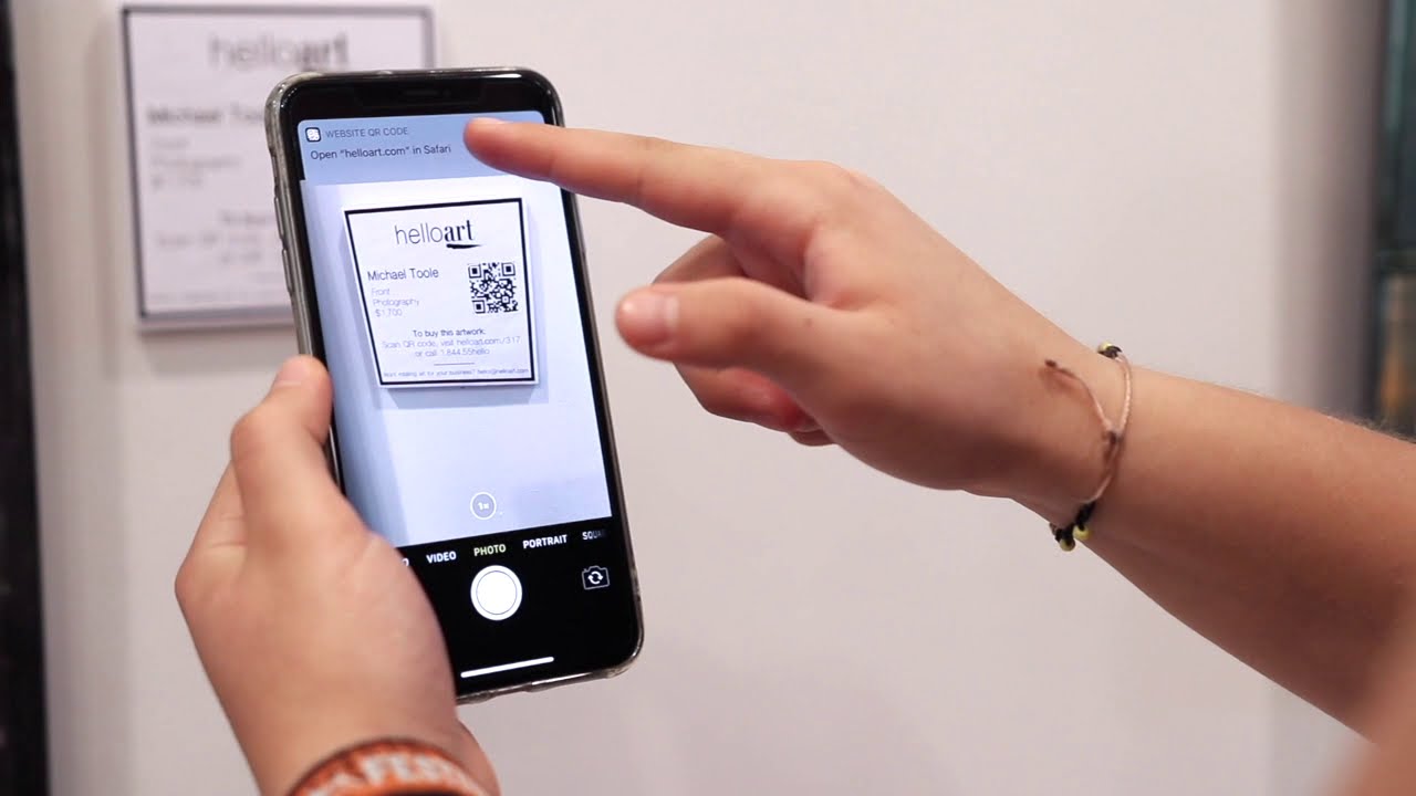 helloart Smart Art Label (with QR Code) In Action