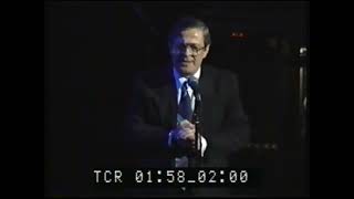 קטע נדיר של יגאל קאלק נואם בשנת 1992
