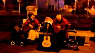 Spanska pensionärer visar sin musikalitet