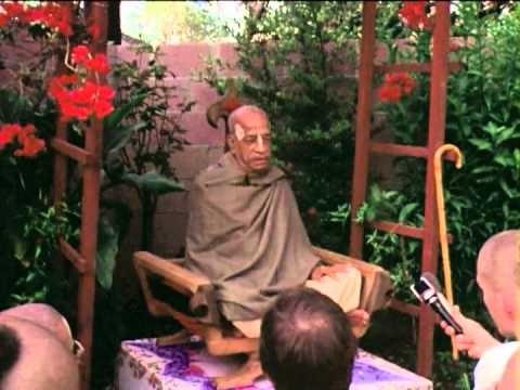 Srila Prabhupada in New Dwarka, Los Angeles, USA (Sub ENG-GER-SPA)