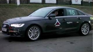 preview picture of video 'Audi A6 quattro 3.0 TFSI 2011 parallel parking'