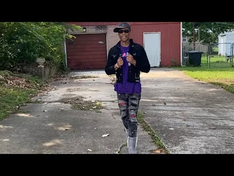 That One Friend Who Can’t Dress 😂😂😂