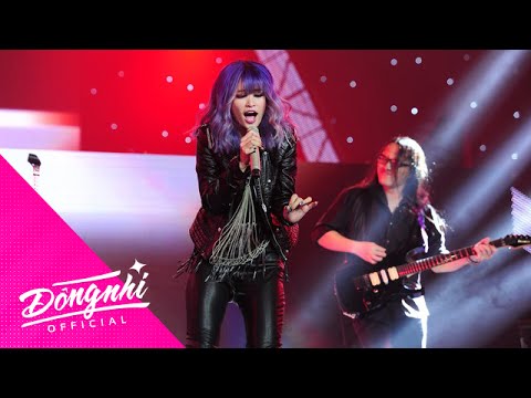 Giận Lòng - Đông Nhi | Live