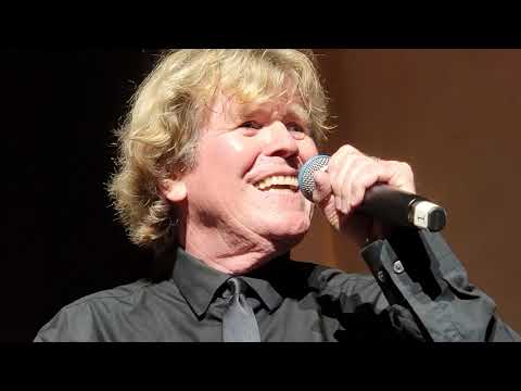Herman's Hermits Starring Peter Noone - Mrs. Brown, You've Got a Lovely Daughter ( Tom Courtenay)
