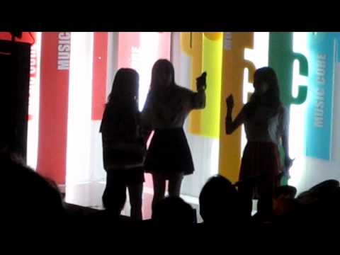 SNSD dance Gangnam Style