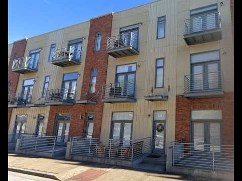 Downtown 3 BR/ 3.5 BA Condo w/ DOUBLE GARAGE! property video