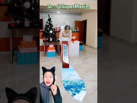 Nenek Ini Malah Masuk ke Dalam Lantai! 😱   SuperMaxim