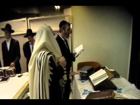 Michoel Weiss - Carlebach Selichos 5769/2009 Part 2 of 4