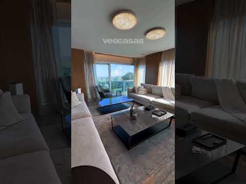 Alquiler de Exclusivo Apartamento de 3 dormitorios con cocheras en Punta Carretas, Montevideo.