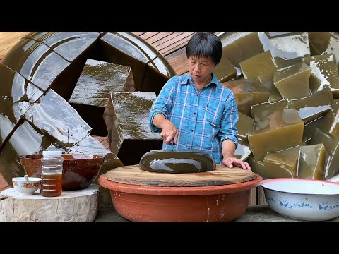 Traditional Handcrafted Grass Jelly Dessert