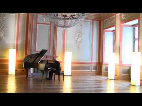 "Milonga del Ángel" by Astor Piazzolla played by Katharina Nohl