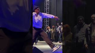 KEITH MURRAY SHOWS HIS DANCE MOVES.......