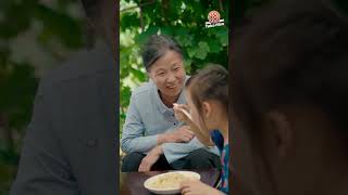 Ayah anak CEO malas makan, semuanya menyerah, nasi goreng jalanan gadis 6 tahun buat keduanya candu