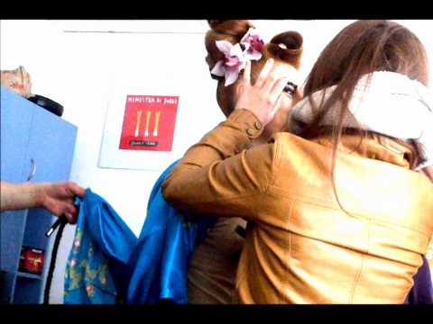 secvente din cabina de make-up cu Elena Gheorghe si stafful / Shooting Your Captain Tonight