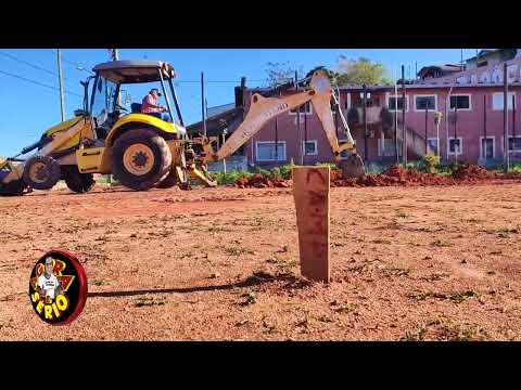 COMEÇOU A ARENINHA DO BAIRRO DA PALMEIRINHA EMENDA DO DEPUTADO ESTADUAL ENIO TATTOO DO PT.