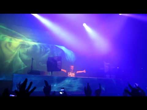 Armin van Buuren plays Simon Patterson vs Coldplay - Missing Scientist - Live at Club Space Ibiza