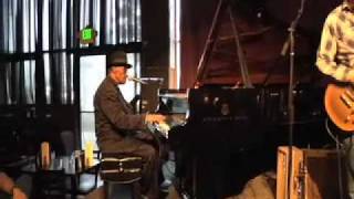 Pinetop Perkins Plays Live