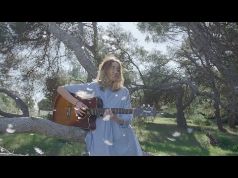 June The Girl - I Say Love (Clip Officiel)