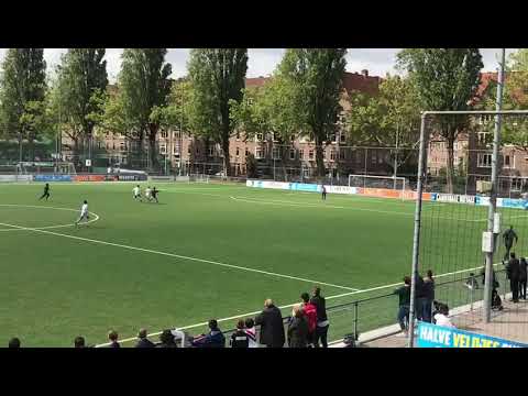 Zeeburgia 13 - 2:Fantasie opstelling. Keeper Luca scoort