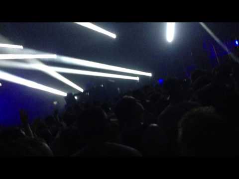 Luke Bond ft. Roxanne Emery - On Fire (Gareth Emery @ Global Gathering UK 2013)