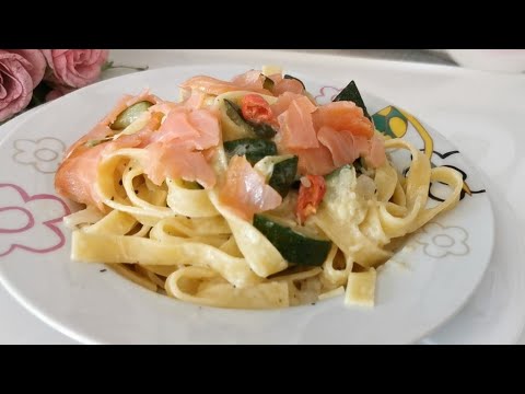 Questa è la pasta più semplice e deliziosa che abbia mai mangiato! Ricetta Tagliatelle zucchine e sa