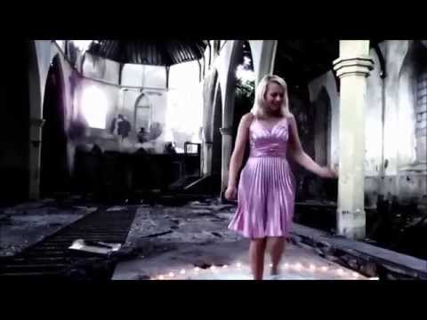 Northern Soul Girl Dancing to "Rum Punch" by Radiants