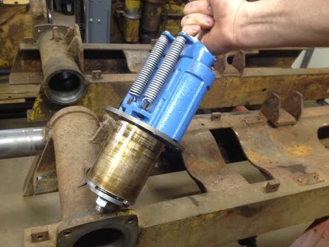 Caterpillar D2 #5J1113 Chassis Rebuild Ep.34: Pulling The Pivot Shaft Bushings & Prepping The Frames