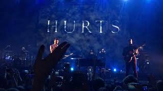 HURTS - Hold On To Me ( Live at Zorlu PSM) 10.02.2018