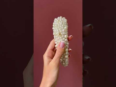 Ободок для волос Шанель в молочном цвете усыпанный жемчугом - фото 1 - id-p2299576534