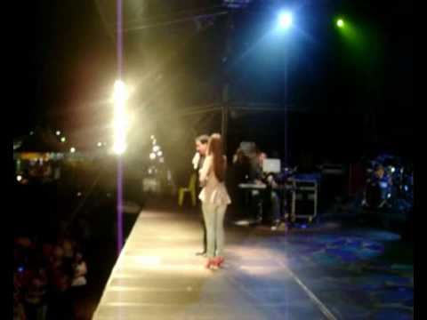 Amanda Neves e Padre Fabio de Melo....Parte 1