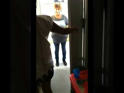 Pelea La Loca Poblana Maria Isabel Molina A. En Querétaro México,  Que Violenta La señora, Parte:2