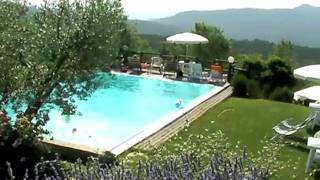 preview picture of video 'Il Borgo holiday apartments in Central Italy'