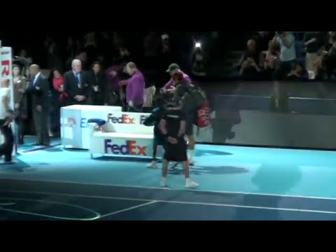 Roger Federer Walks on Court O2 Arena