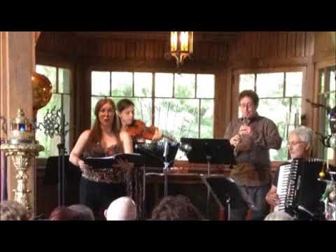 6 Tangos and Waltzes by Carlos Gardel, Juan e Mario Canaro, Héctor Stamponi, and Astor Piazzolla.